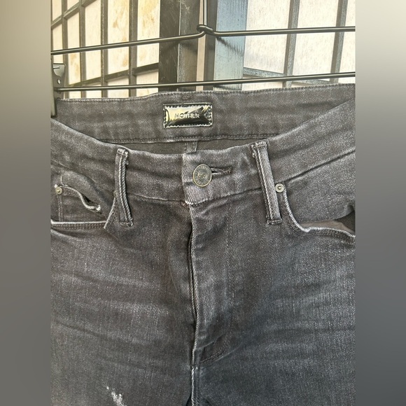 MOTHER Classic Black Denim MOTHER
HIGH WAISTED LOOKER
ANKLE
Encounters AT Night - Picture 7 of 7